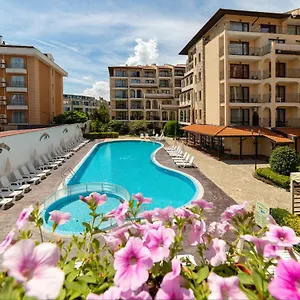 Tourist Complex Rose Village ** サニービーチ